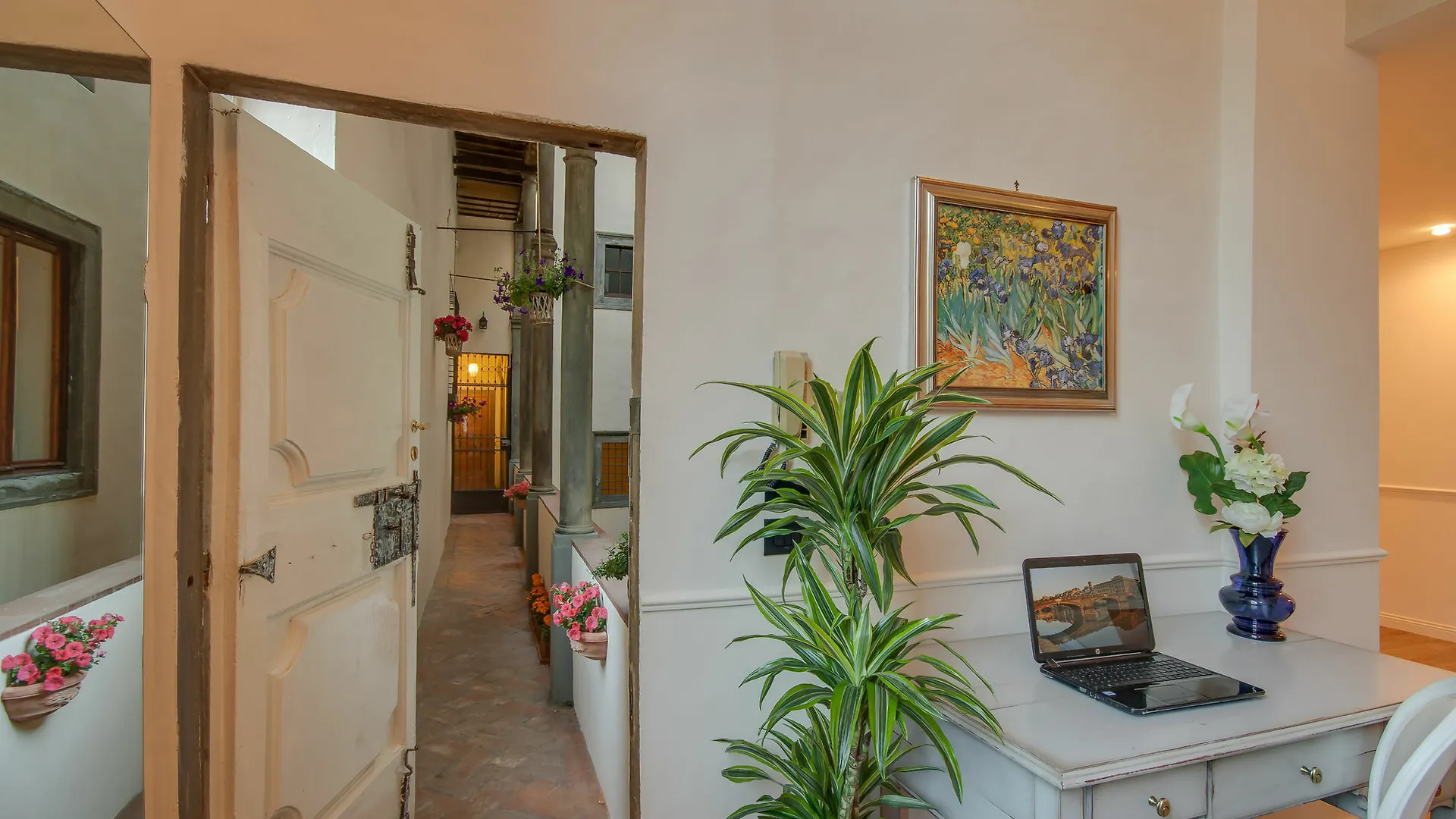 Отель Residenza D'Epoca Borgo Albizi Флоренция 3*,  Италия